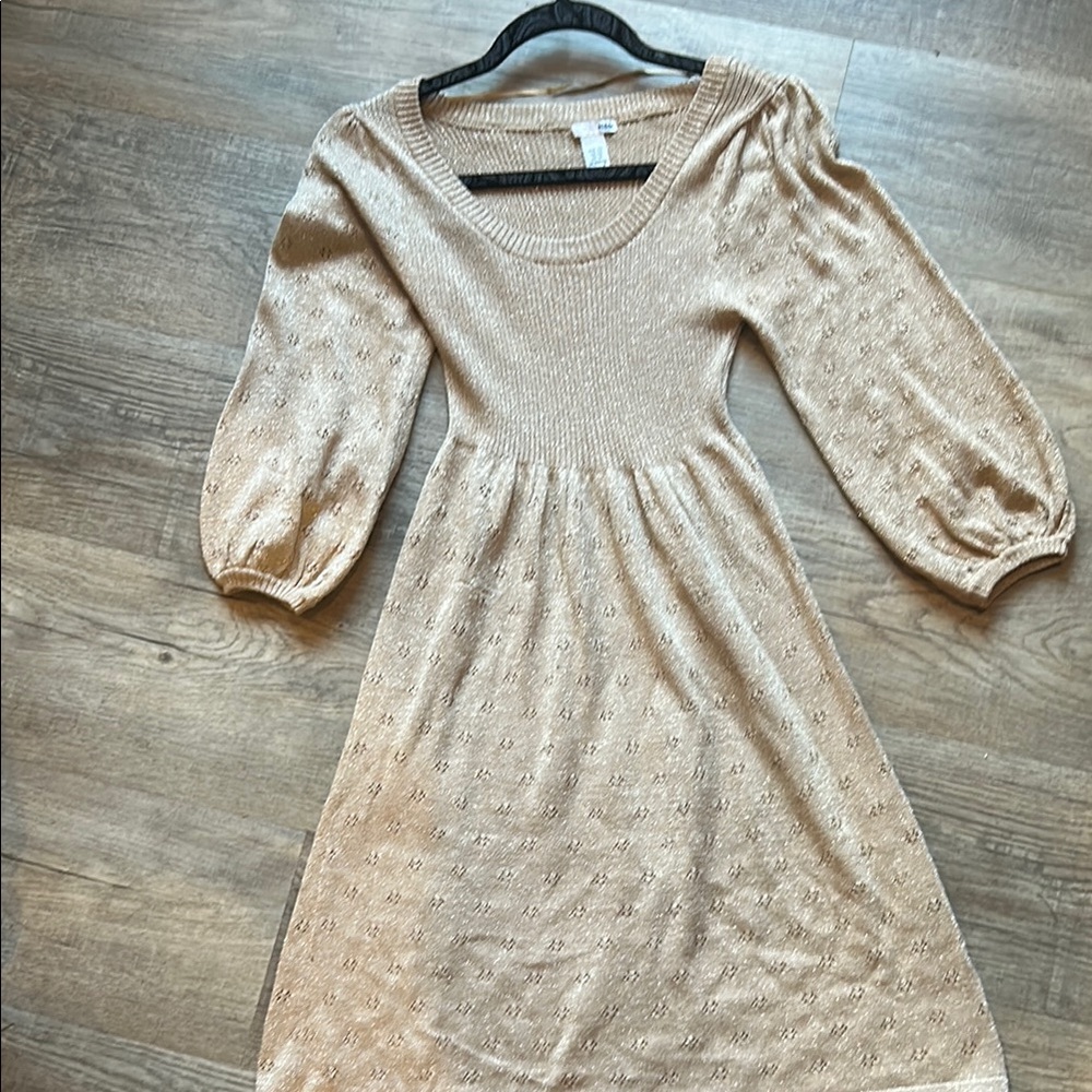 Elegant Gold Women’s Dress